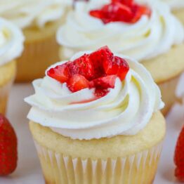 Strawberry-Shortcake-Cupcakes-1-5